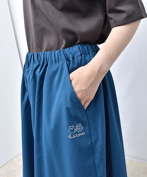 52 カーキ