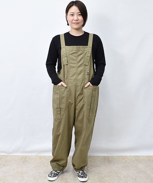 52 カーキ