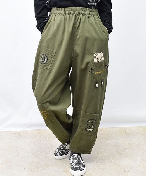 52 カーキ