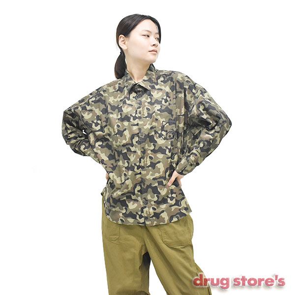 drug store's 迷彩柄 ポケットスタンディ刺繍入り 長袖ワイドシャツ