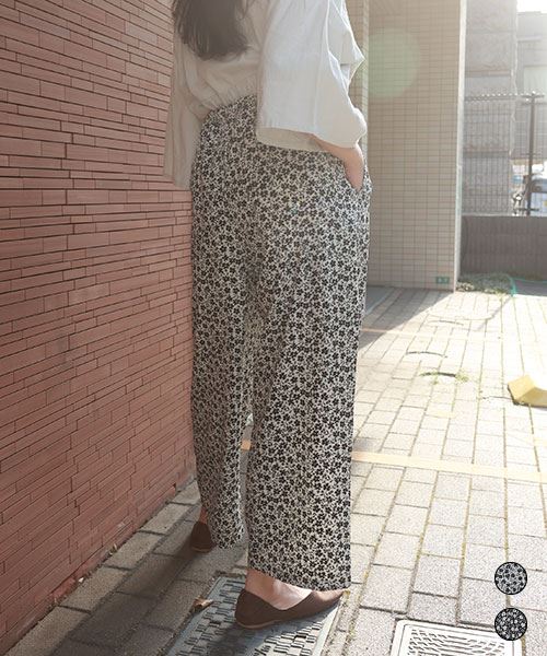 【パンツ】 小花柄 モノクロ ワイドパンツ