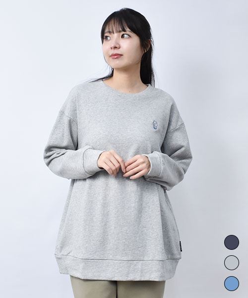 【スウェット トレーナー】 ふりむきスタンディ アップリケ トレーナー