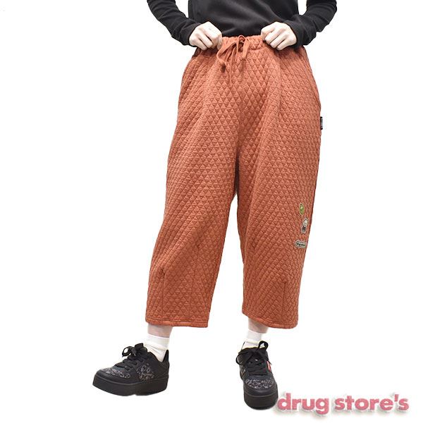 drug store's キルト フェルトワッペン 裾4本タック 9分丈 パンツ