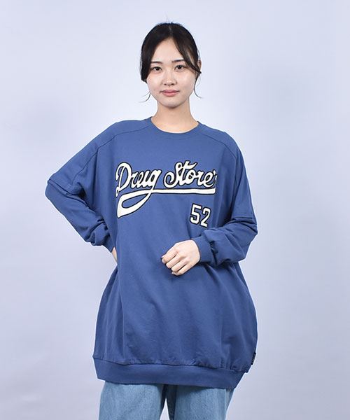 drug store's ミニミニ裏毛 別布ロゴアップリケ ロングトレーナー