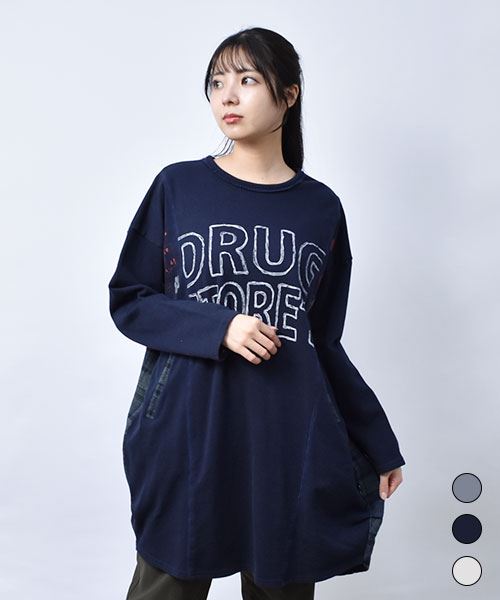 【ワンピース】 裾タック入り ロゴプリント ワンピース