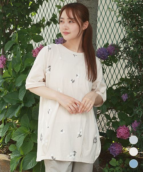 【Tシャツ】 ぷっくり 花柄 Tシャツ