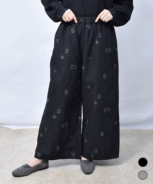 小花総刺繍 パンツ